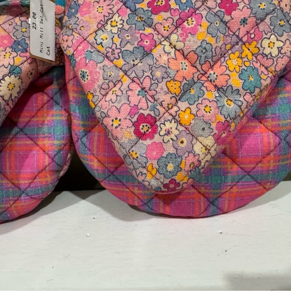 Floral Cat Face Quilted Natural Life Oven Mitt Set - Picture 4 of 6